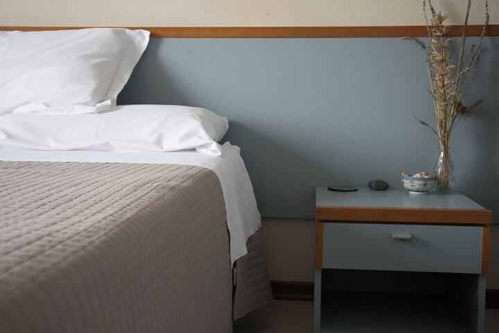 Room 6 of 25