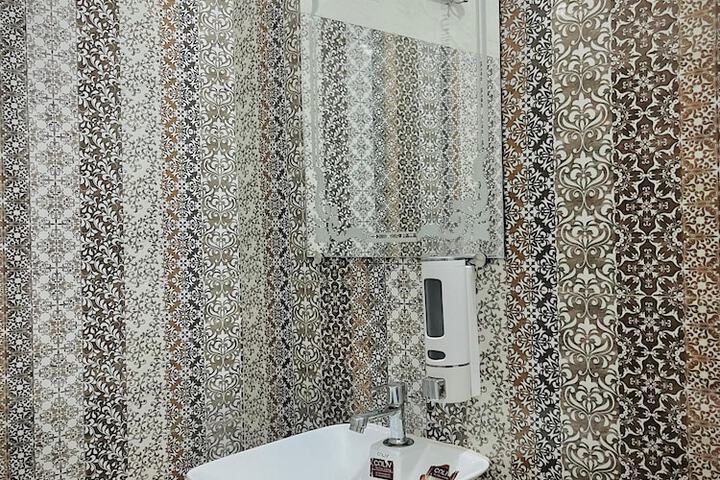 Room 21 of 24