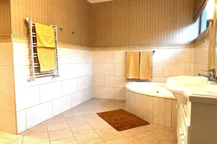 Room 72 of 86
