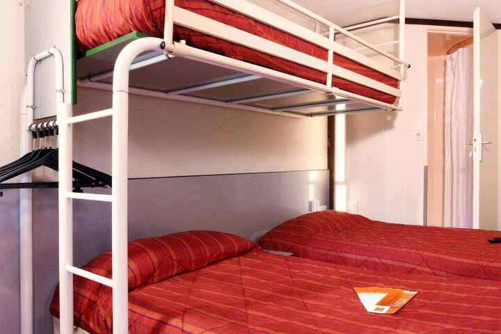 Room 15 of 36