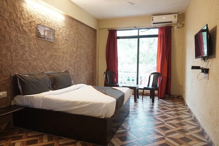 Room 14 of 16
