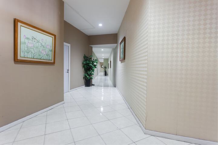 Ballroom/Hall 65 of 84