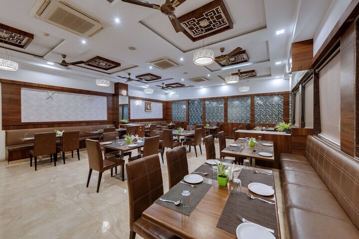 Dining 42 of 65