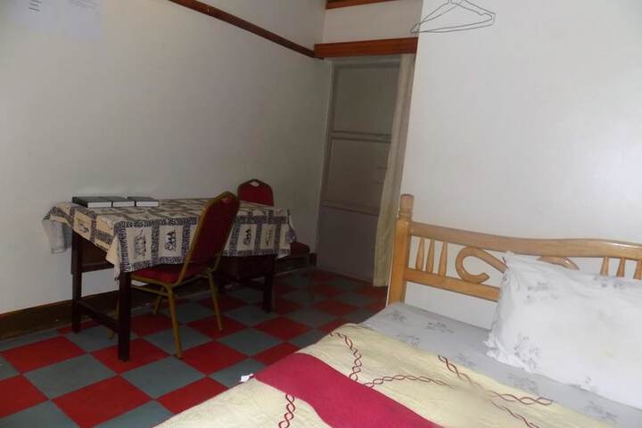 Room 7 of 32