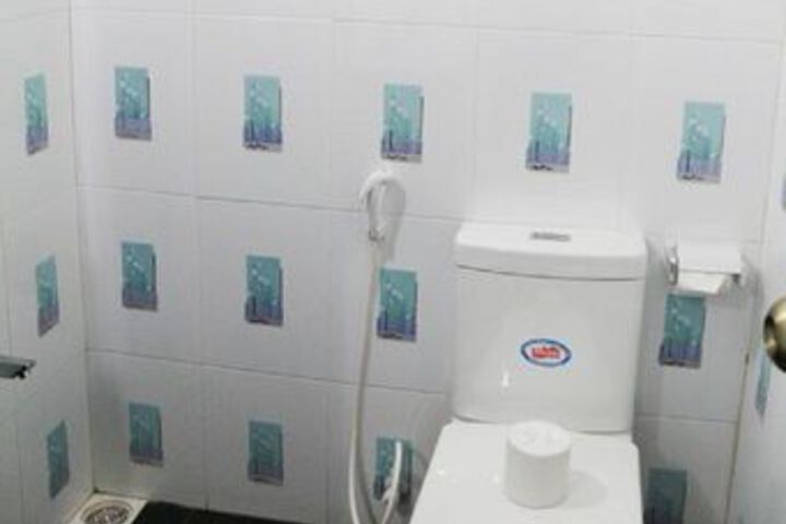 Room 2 of 17
