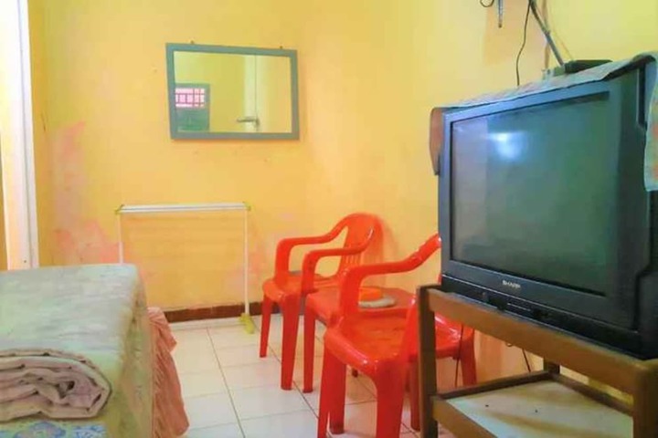 Room 7 of 11