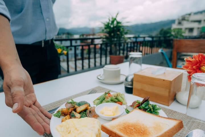 Breakfast/Coffee Service 85 of 157