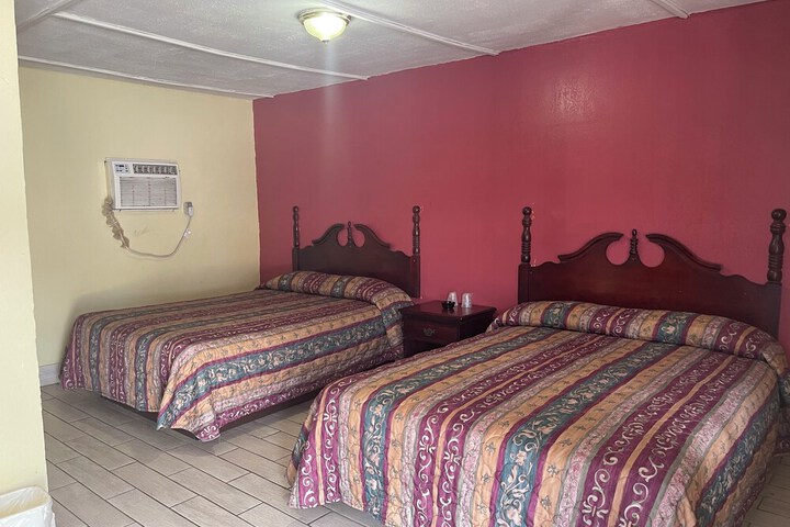 Room 8 of 13