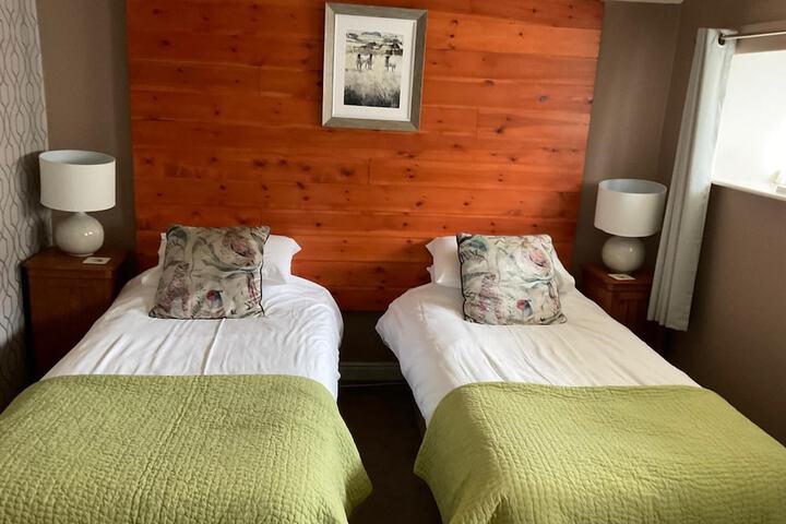 Room 13 of 19