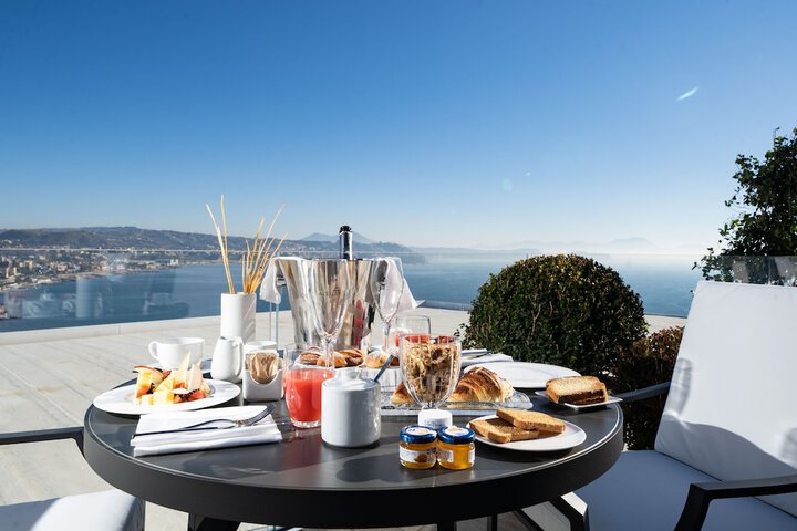 Breakfast/Coffee Service 26 of 28