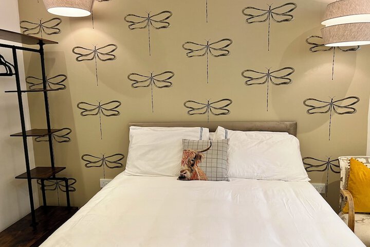 Room 8 of 34