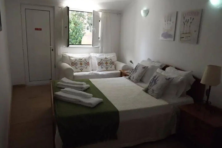 Room 4 of 30