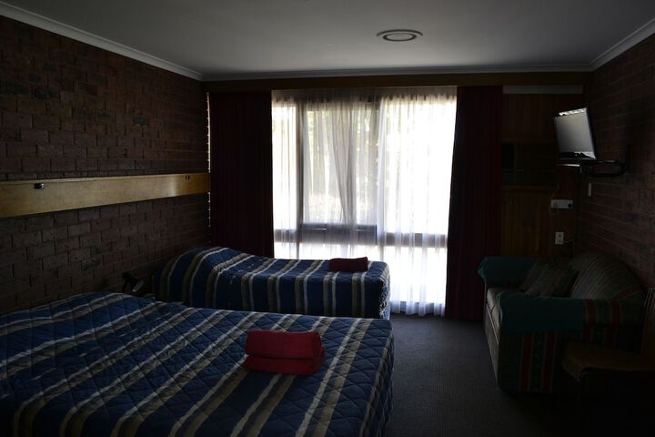 Room 2 of 39