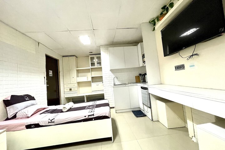 Room 8 of 24