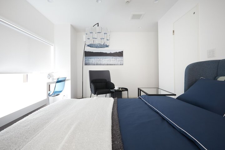 Room 53 of 86