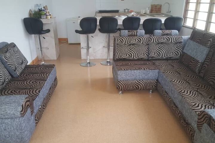 Room 4 of 32