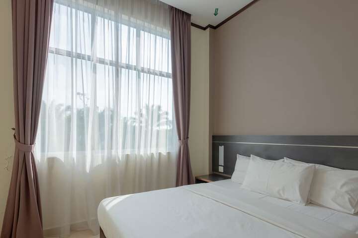 Room 4 of 35