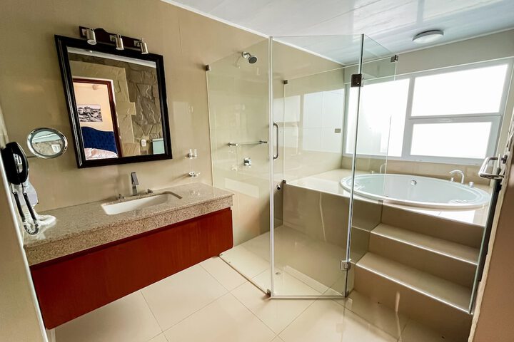 Room 40 of 65