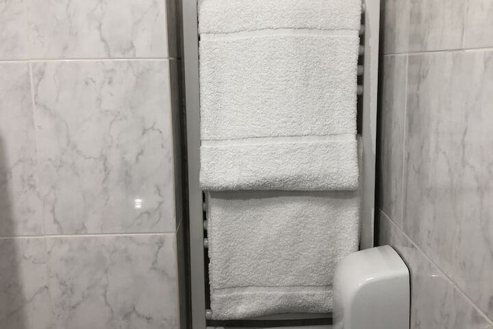 Room 53 of 86