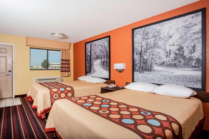 1 Queen Bed Accessible (1 of 5)