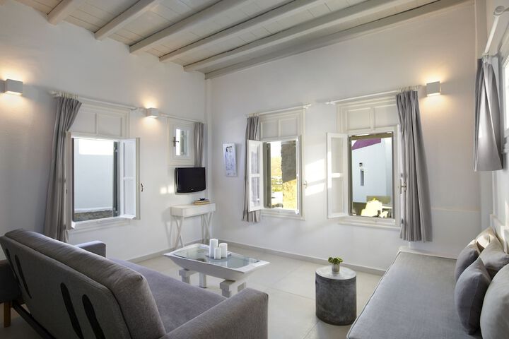 Room 3 of 75