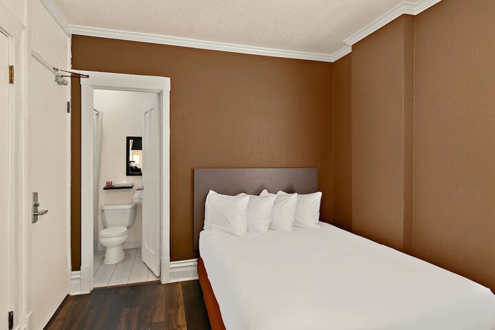 1 Queen Bed Larger Room Work Desk Microwave and Refrigerator (30 of 34)