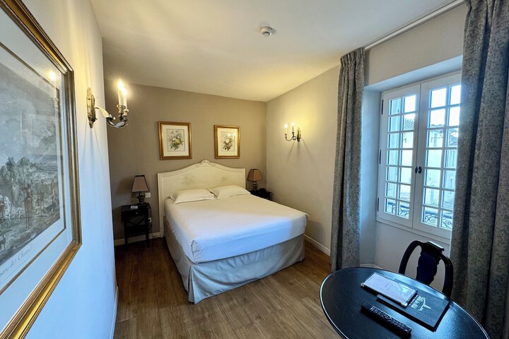Room 22 of 50