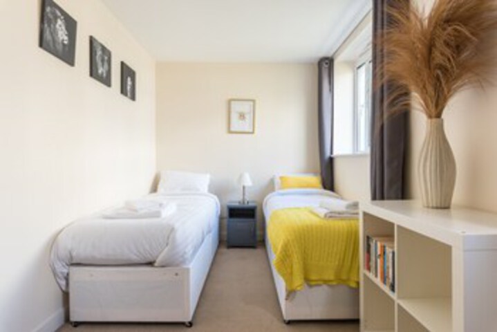 Room 13 of 21