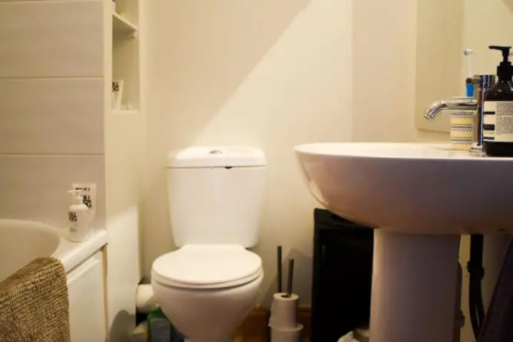 Room 7 of 14