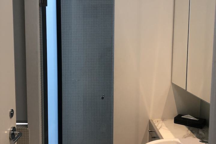 Room 36 of 85