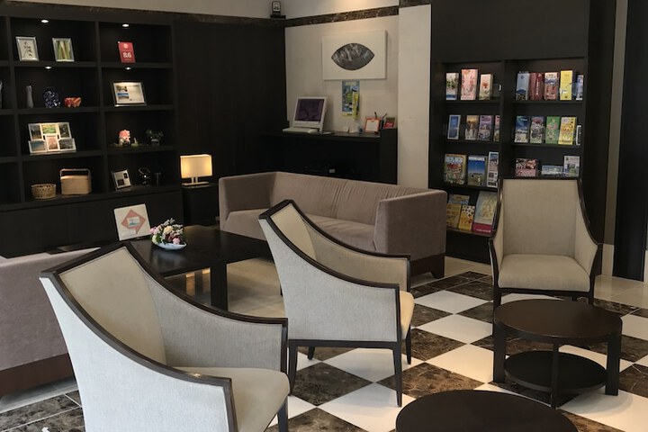 Guest Lobby