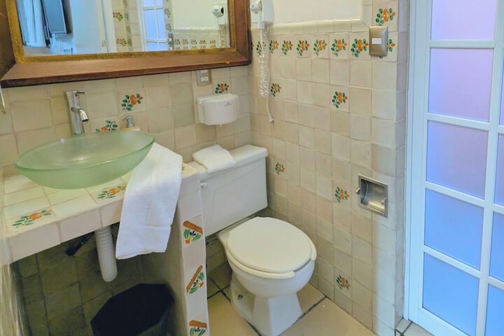Room 46 of 65
