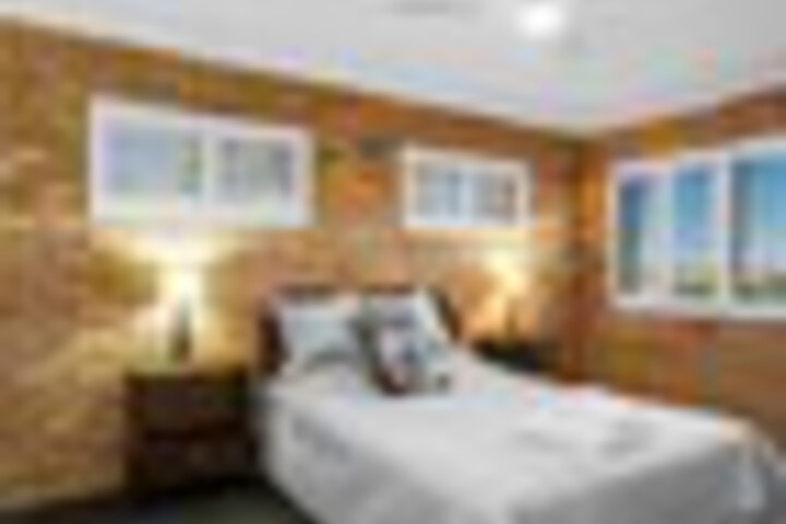 Room 17 of 129