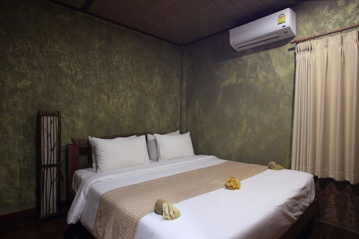 Room 9 of 68