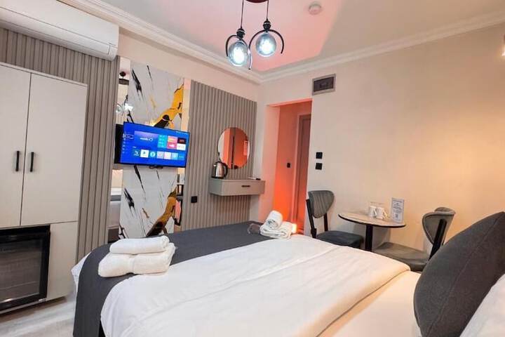 Room 19 of 32