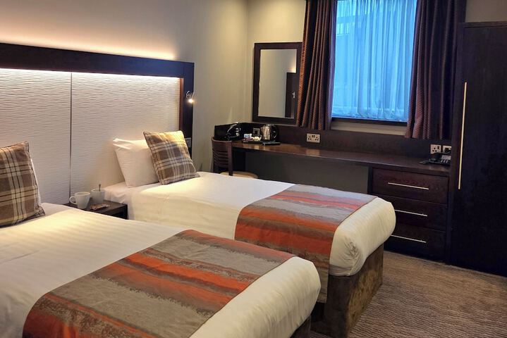 Room 33 of 69