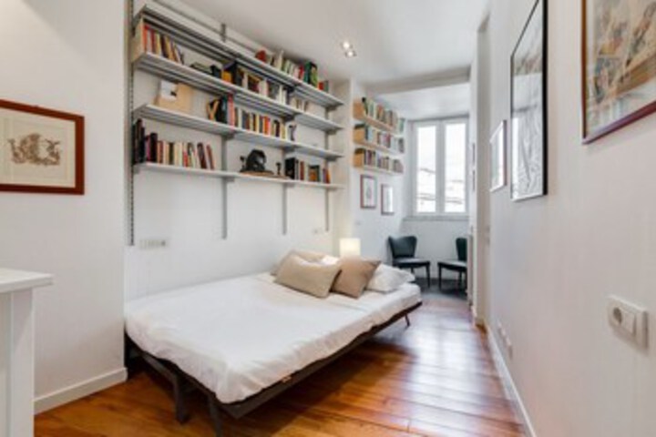 Room 14 of 32