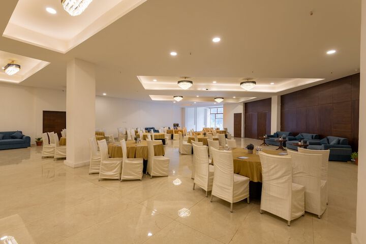Business Center 86 of 94