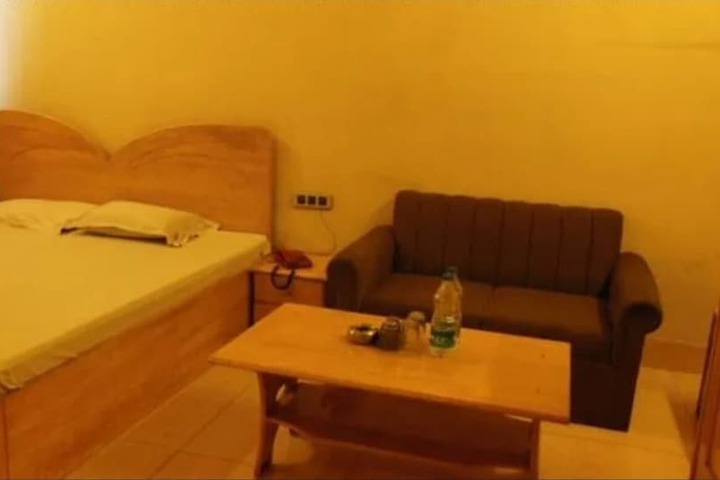 Room 6 of 14