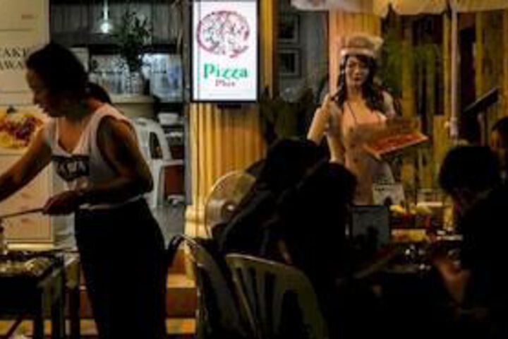 Dining 3 of 15