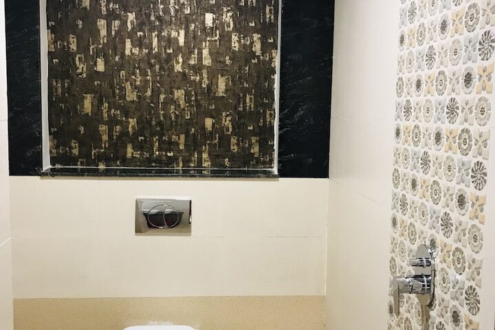 Room 12 of 13