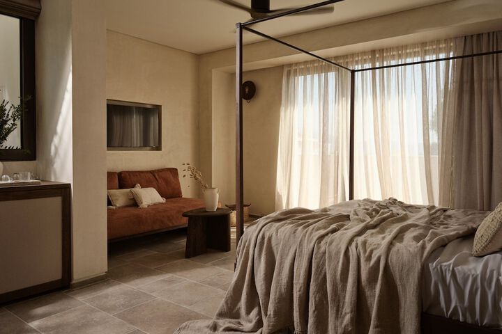 Room 13 of 96