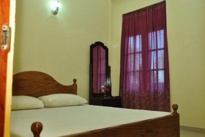 Room 3 of 6