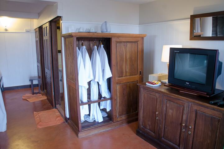 Room 42 of 129