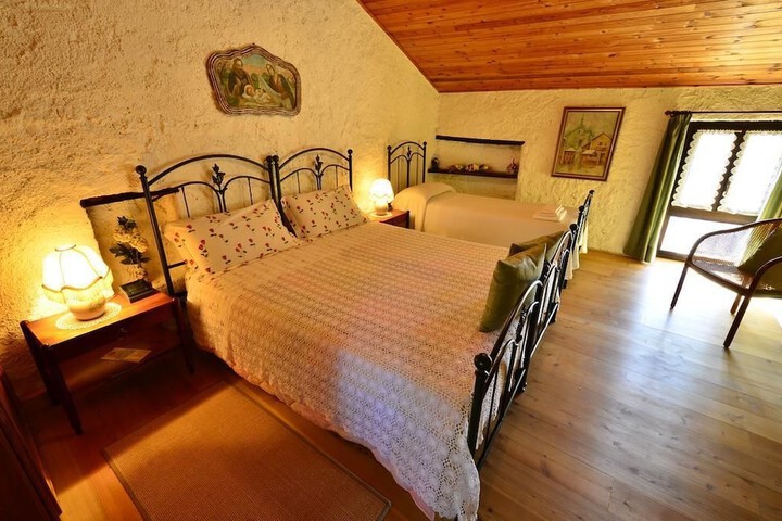 Room 4 of 17