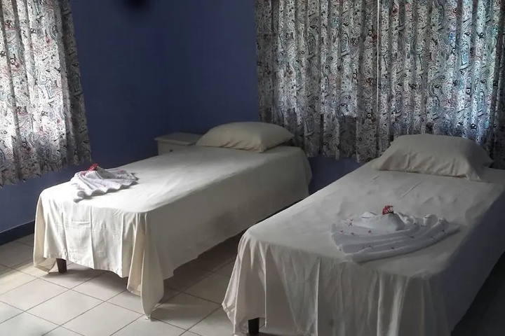 Room 4 of 18