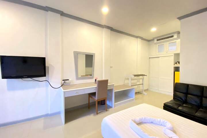 Room 16 of 103