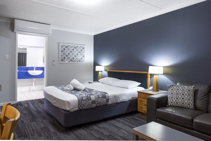 Room 6 of 85