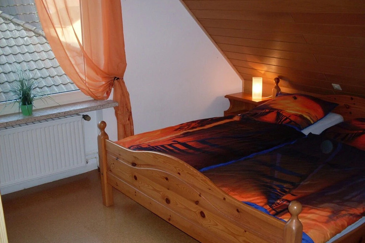 Room 2 of 9