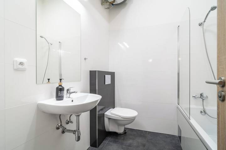 Room 206 of 236